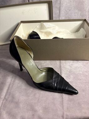 Cole Haan Eleora Black Leather Heels Sz 8.5B Pointed Toe Pumps